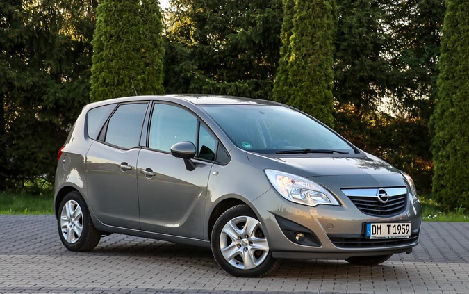 Opel Meriva cena 23900 przebieg: 137682, rok produkcji 2011 z Otwock małe 781